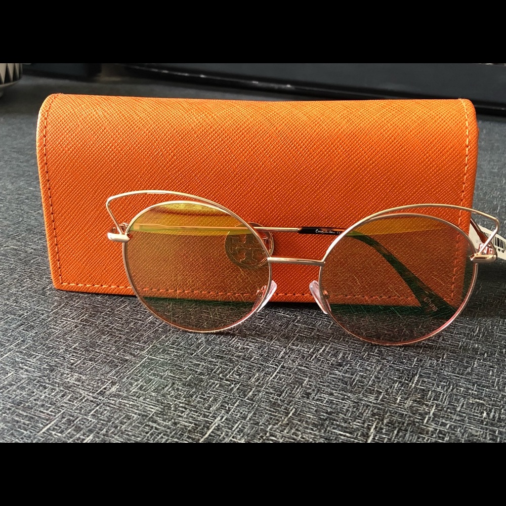 Tory Burch Case w/ Sam Edelman Sunglasses - Picture 4 of 4